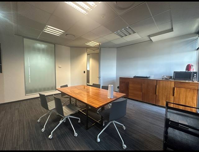 61M² OFFICE TO LET IN SANDTON CENTRAL